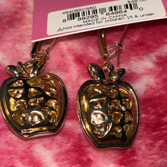 NWT Betsey Johnson sparkling apple dangling earrings. - Picture 6 of 8